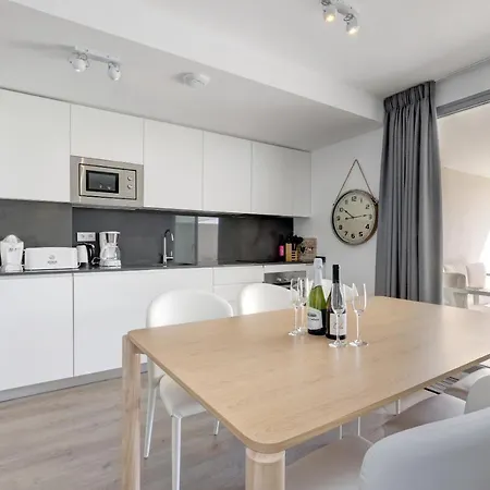 Apartment Serenity Views Myles Mar -